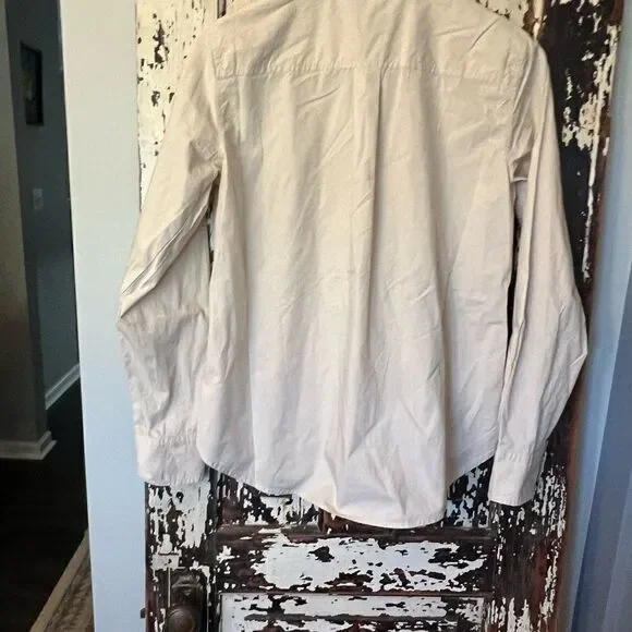 Women’s NWT Gap ruffled button down shirt.  Size Small. - Picture 2 of 8